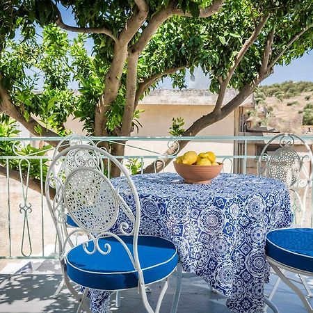 Bohemian Nest - Cheerful 2-Bedroom Villa With Pool Dhavgáta 外观 照片